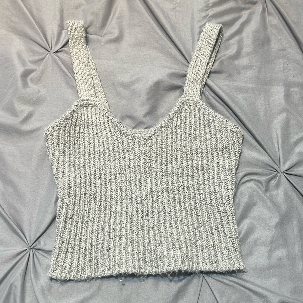 Gray crop top size small